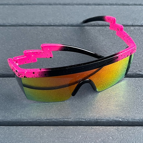 Accessories - ✨Host Pick!✨💕Retro Y2K; Pink and Black Speckled Sunglasses; Rainbow Chrome Lens
